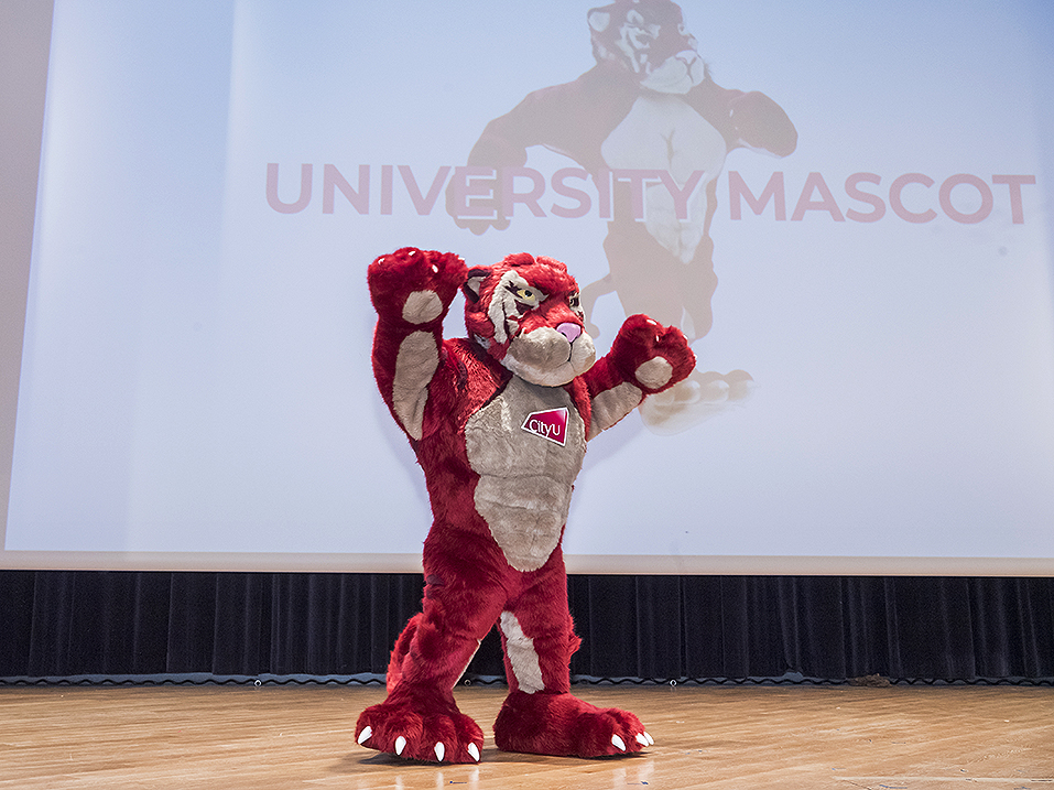 The University Mascot appeared live for the first time at the ceremony.