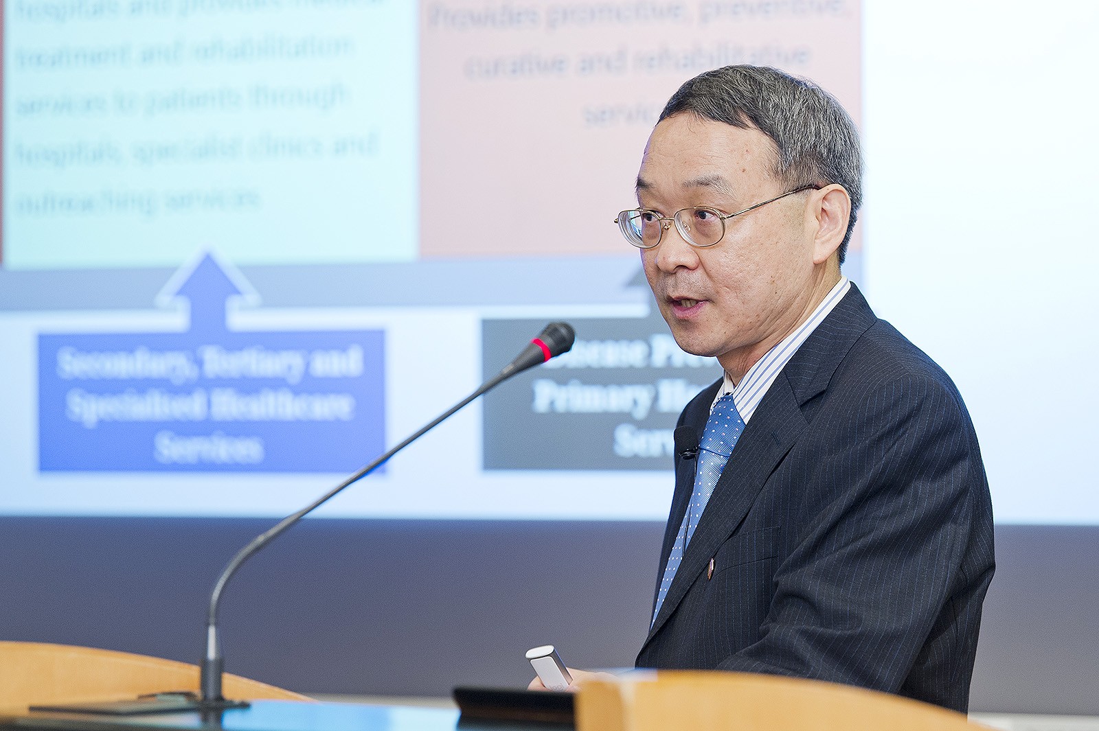 Professor Frank Chen discussed the future of healthcare for Hong Kong and other communities in terms of a comprehensive action plan that involves more than merely finding more bed spaces and hiring more medical staff.