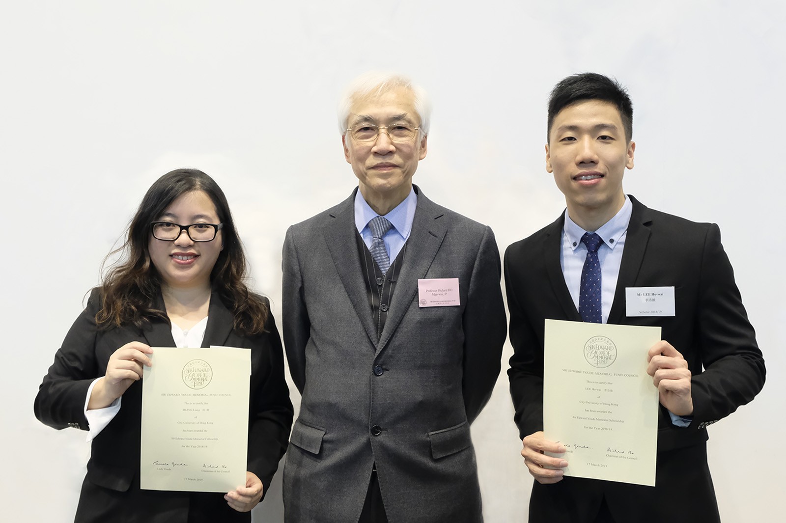 Two students at CityU have been recognised by the Sir Edward Youde Memorial Fund this year for their outstanding academic performance and enthusiasm to serve society. 